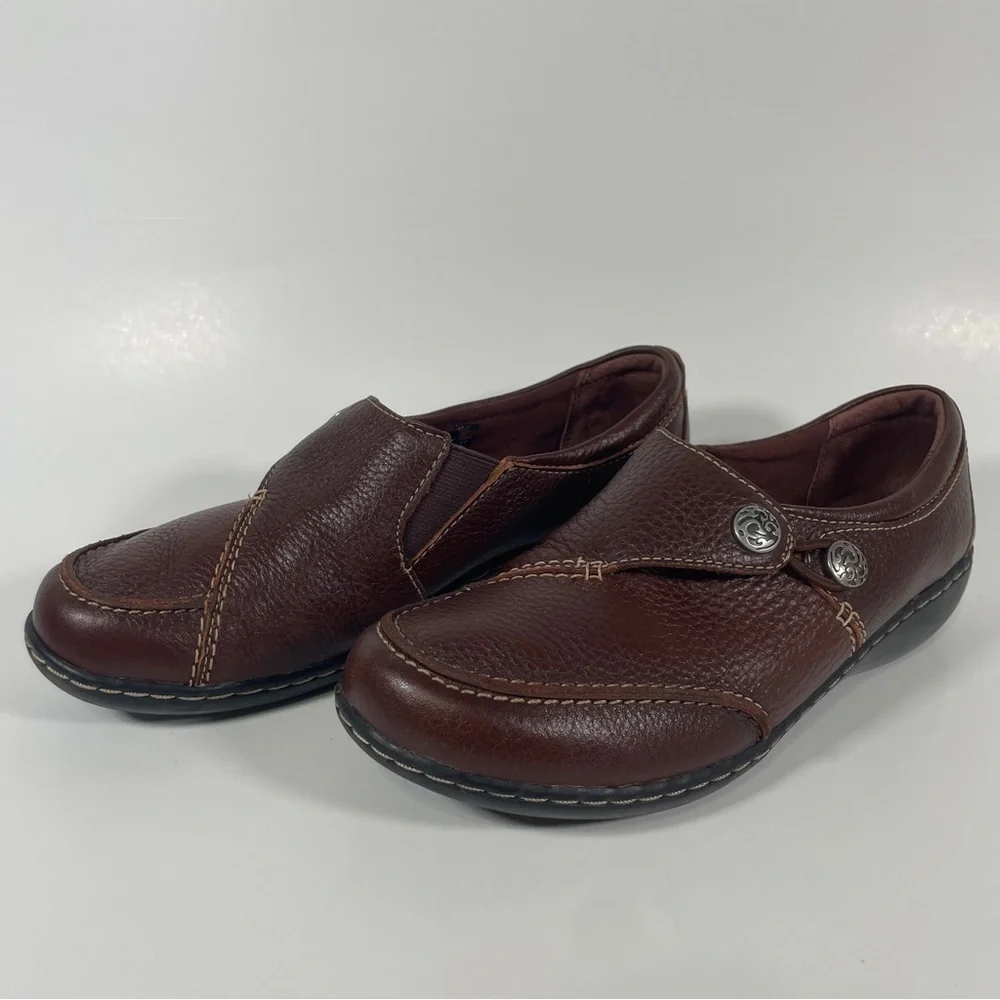 Clarks loafers, size 6.5W